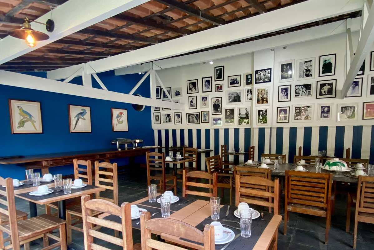 Restaurante com galeria de fotografias históricas